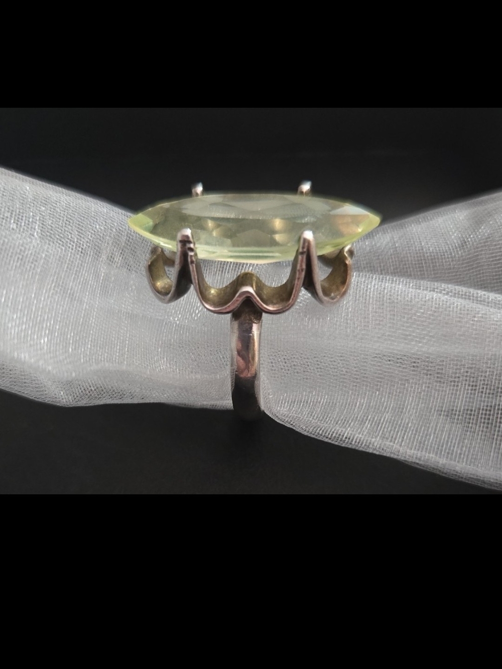Uranium Vaseline Glass Ring - Elegant Women's Jewelry - Picture 4 of 7